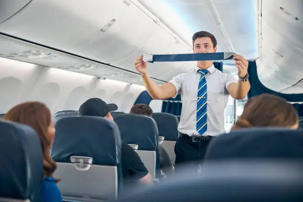 Curso para aeromoça e comissário
