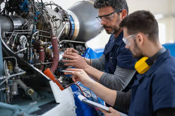Curso de aviação civil para manutenções no Ramos